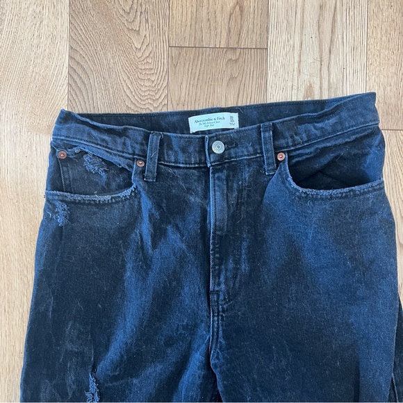 A&F | High Rise 90s Relaxed Jean - Picture 10 of 13